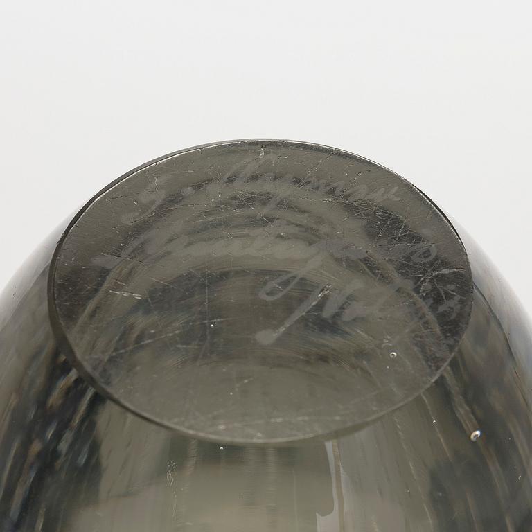 Gunnel Nyman, maljakko, malli "GN 25", signeerattu G. Nyman Nuutajärvi Notsjö.