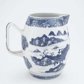 TVÄTTKANNA, porslin, Kina, Jiaqing (1796-1820).