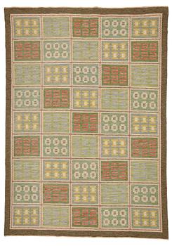 216. Edna Martin, A CARPET, flat weave, ca 357,5 x 254 cm, signed EM SH (Edna Martin, Svensk Hemslöjd).