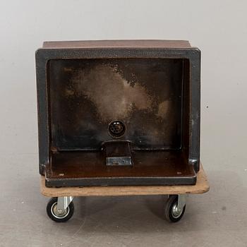 A first half of the 20th century stoneware zink by Höganäs.