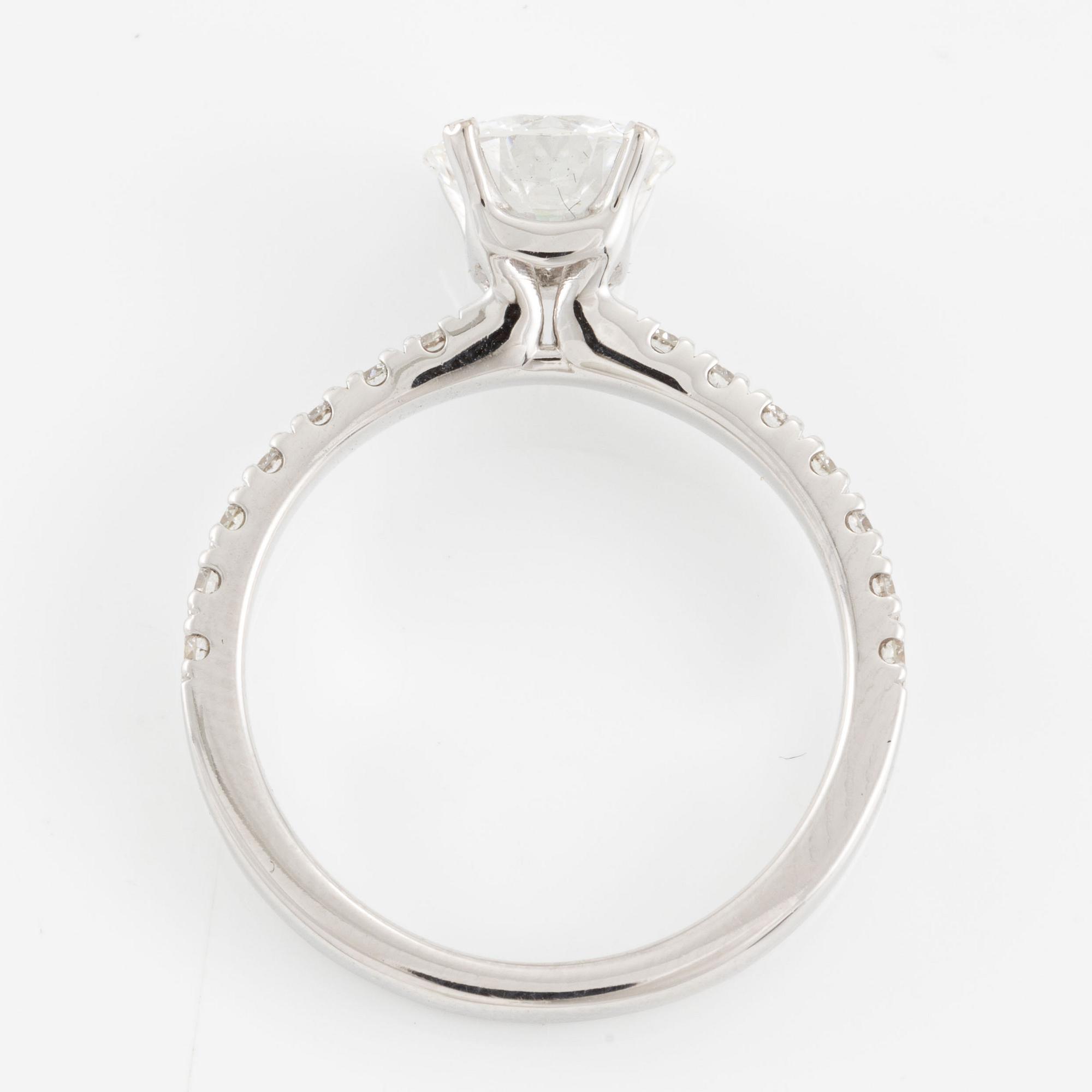 Ring, 18K white gold with brilliant-cut diamond 1.32 ct,.