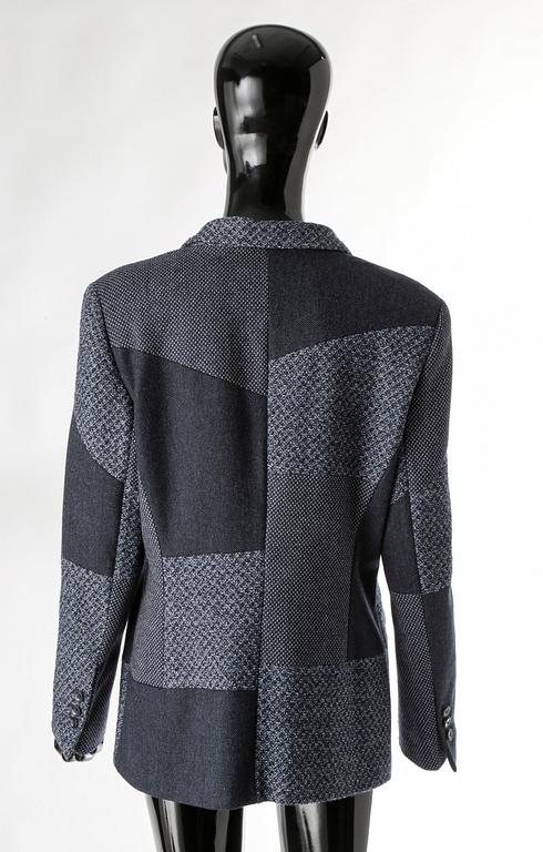 KAVAJ, Escada.