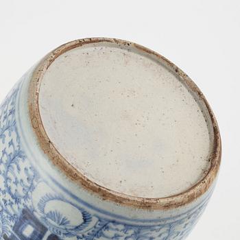 Bojan / kruka med trälock, porslin, Kina, Qingdynastin 1800-tal.