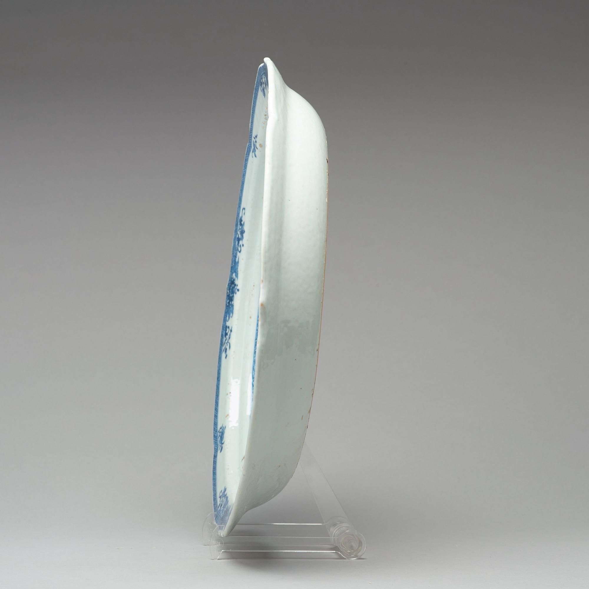 SERVERINGSFAT med SIL, kompaniporslin. Qingdynastin, Qianlong (1736-95).