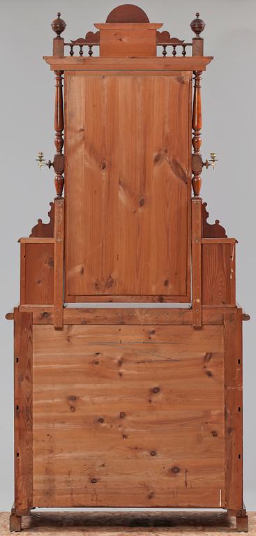 SPEGELBYRÅ, nyrenässans, 1800-talets slut.