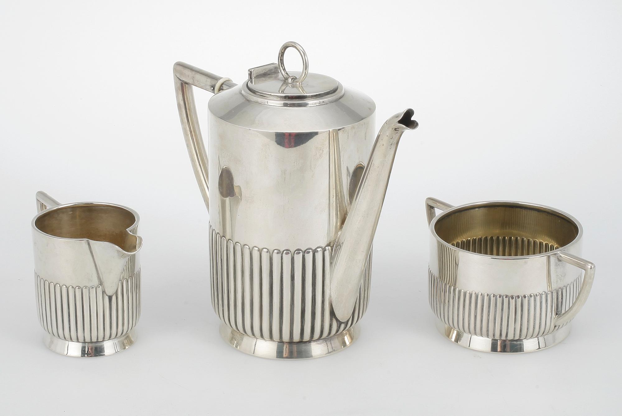 KAFFESERVIS, 3 delar, silver, CG Hallberg, Stockholm, 1920. Total vikt ca 585g.