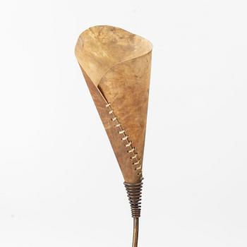 Contemporary floor lamp.