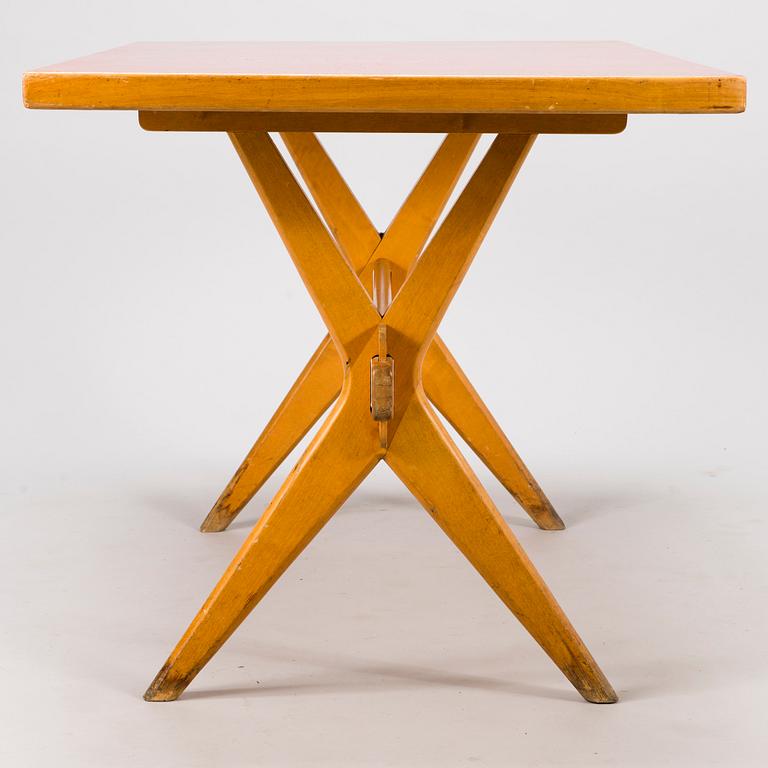 Ilmari Tapiovaara, A 1940s X-LEGGED TABLE for Keravan Puuteollisuus, Finland.