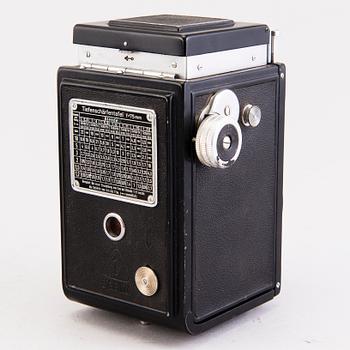 Set of five cameras, with accessories, 1920-50-tal.