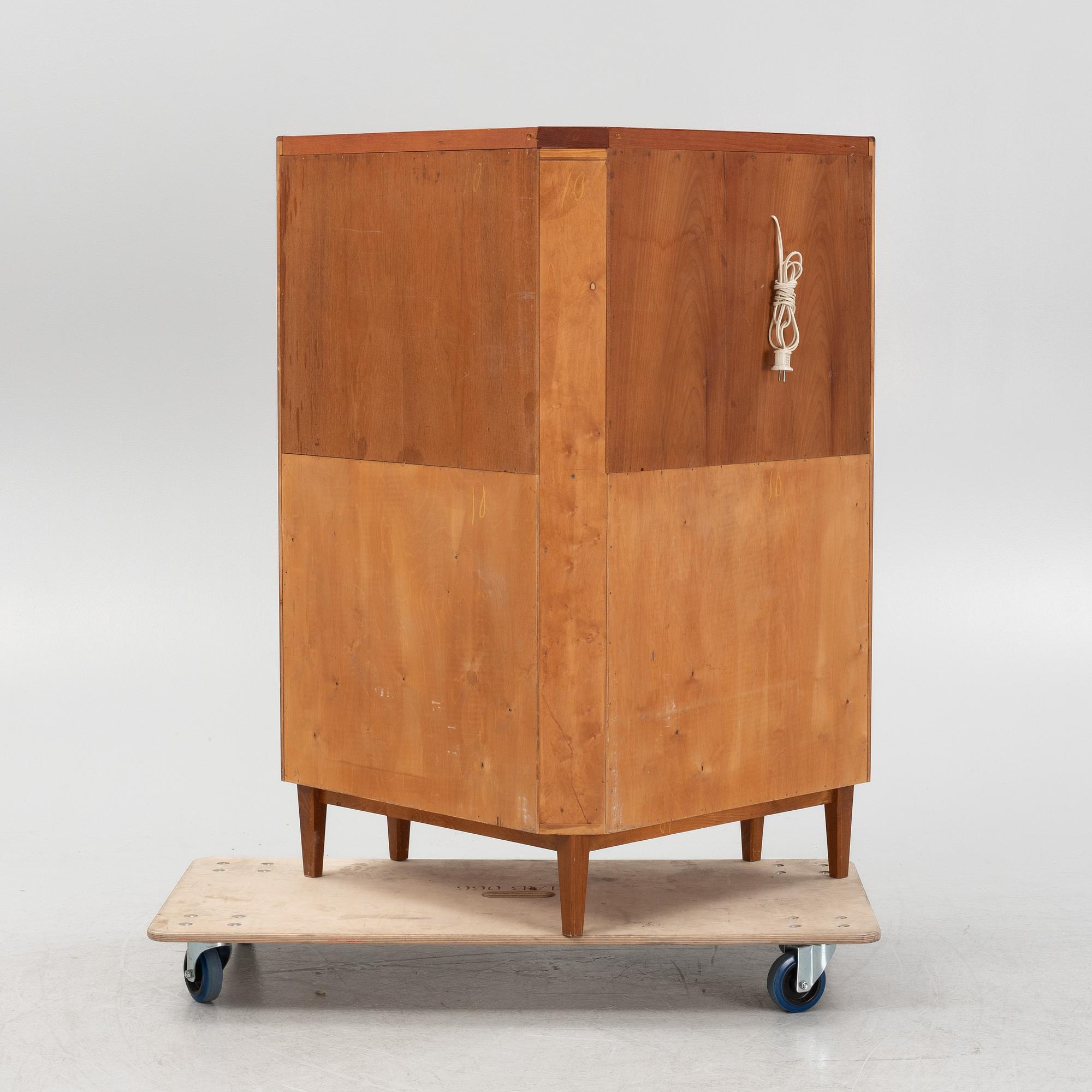 A mid 20th Century cabinet.