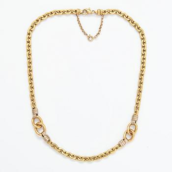 An 18K gold necklace. Made in Italy.