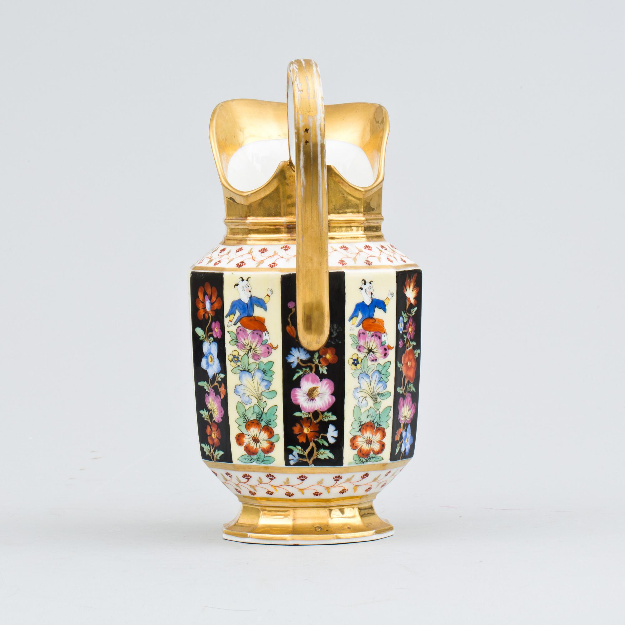 KANNA, porslin. Senempire, europa. 1800-talets andra hälft.