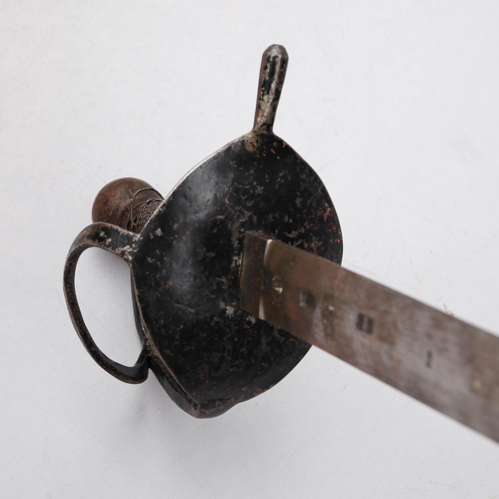 VÄRJA, m/1685 sk komissvärja, möjligen förändringsmodell.