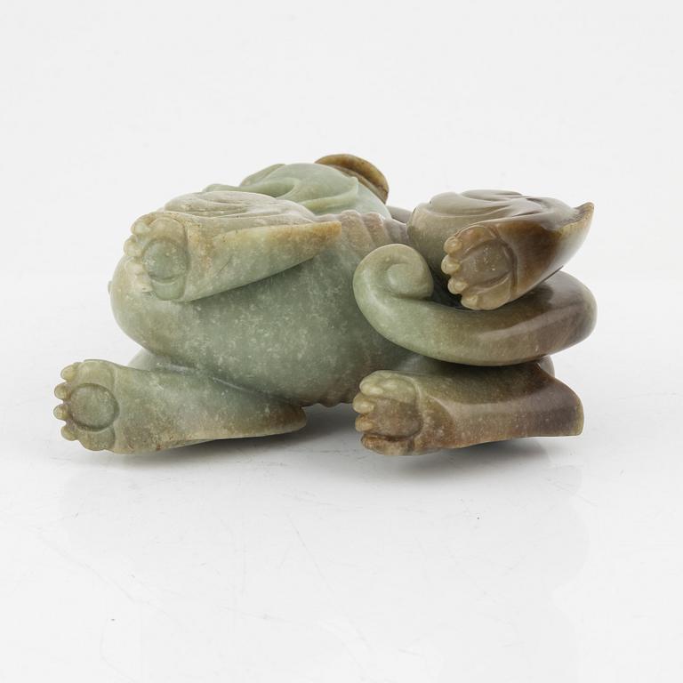 Skulptur, grön sten, Kina, 1900-tal.