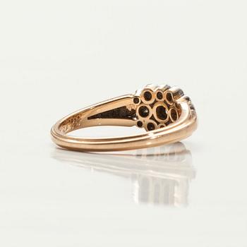 RING, 18K guld. Briljant och 8/8 slipade diamanter H/vs ca 0.55 ct. A. Tillander 1951. Storlek 17-. Vikt 3,7 g.