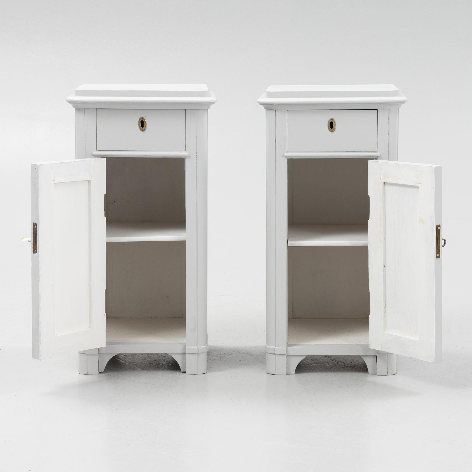 Sängbord, ett par, tidigt 1900-tal.