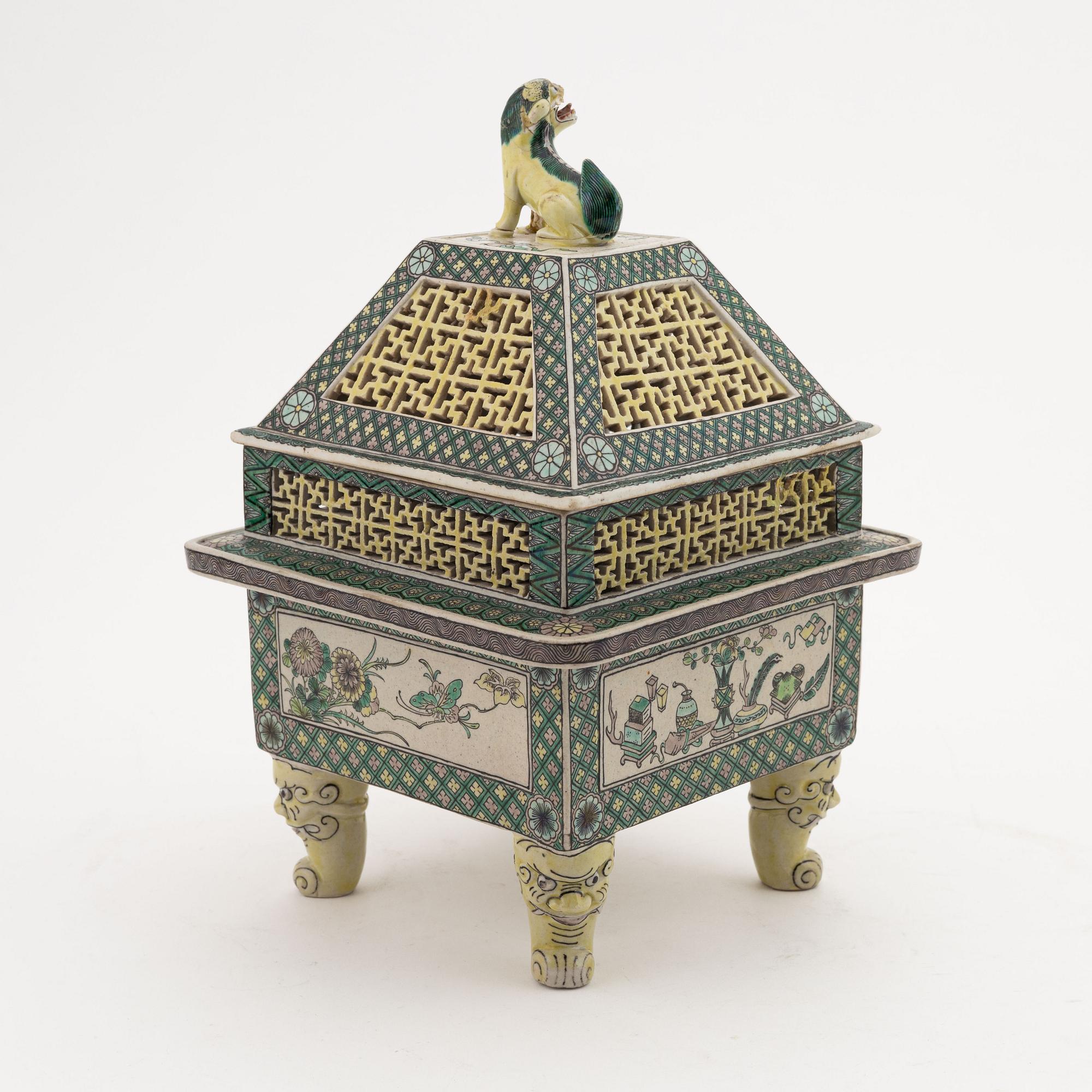 A Chinese bisquit porcelain sencer, 20th century.