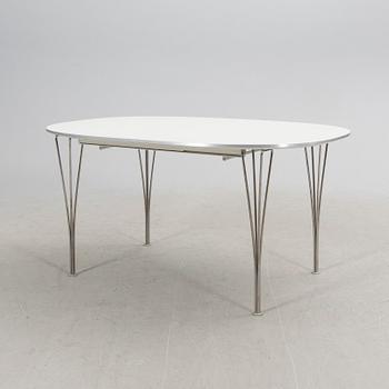 Bruno Mathsson & Piet Hein matbord "Superelips" för Fritz Hansen.