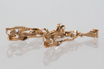 ÖRHÄNGEN, ett par, 18 K guld samt diamanter. Vikt ca 5 g.