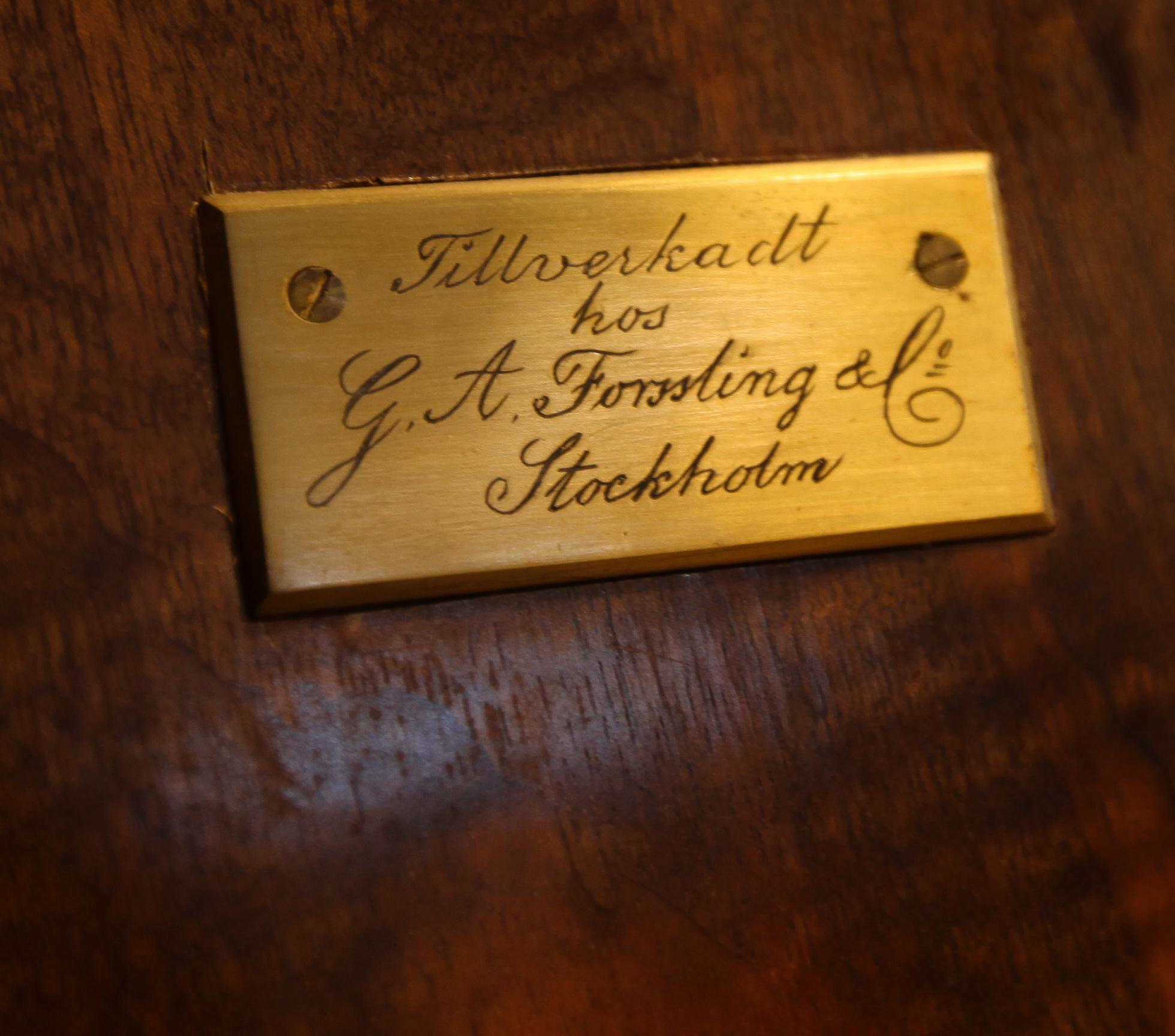 BOKSKÅP, 1800-talets andra hälft.