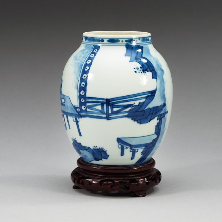 A blue and white jar, Qing dynasty, Kangxi (1662-1722).