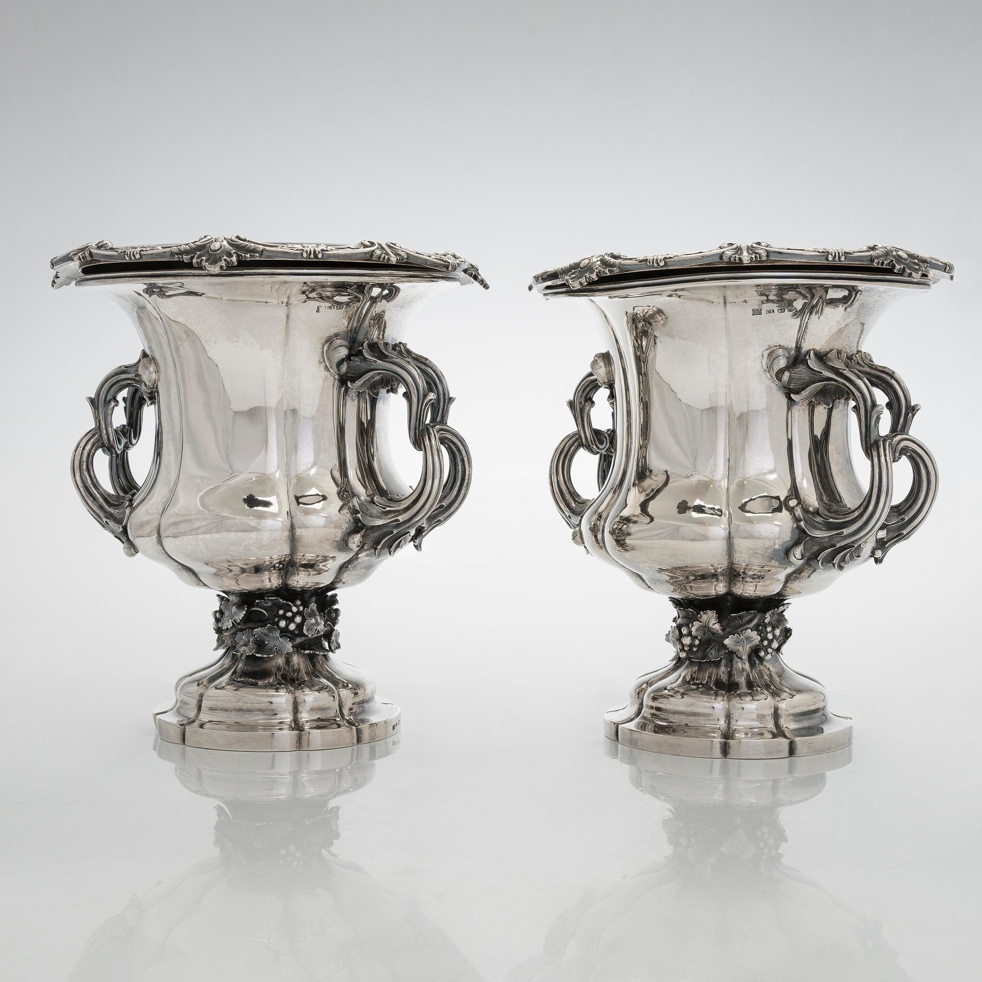 Carl Johan Tegelsten, A pair of Neo-Rococo silver champagne coolers/ vases, maker's mark of Carl Johan Tegelsten, Saint Petersburg 1849.
