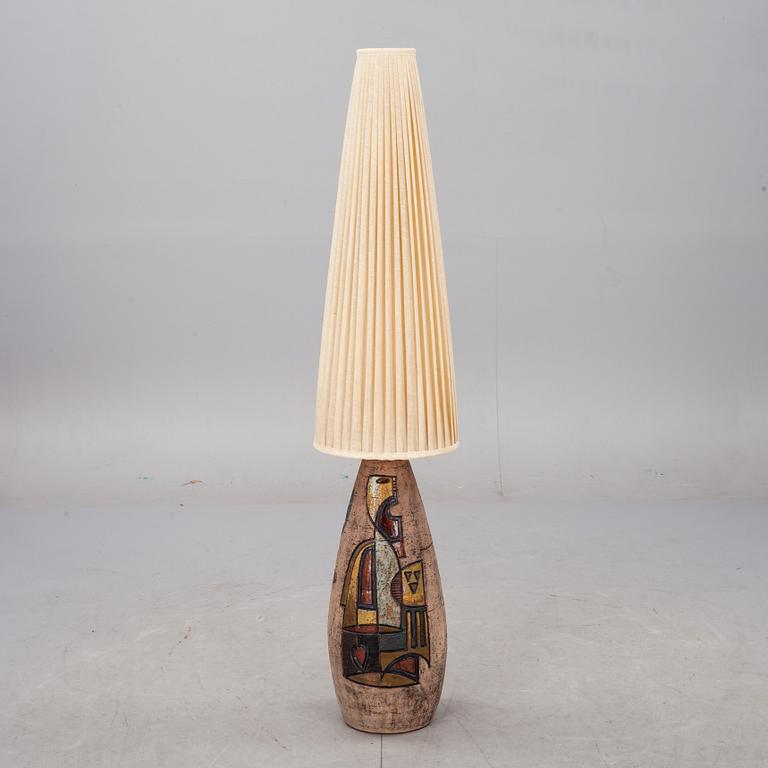 GOLVLAMPA, keramik, signerad och daterad, Marian Zawadzki, Tilgmans, 1964.
