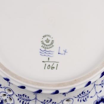 SKÅL, porslin, "Musselmalet", Royal Copenhagen, 1900-talets andra hälft.