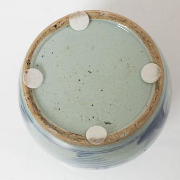 Jar and vase, porcelain, China, 19th century.