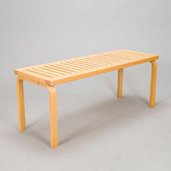 Alvar Aalto, a 21tst century '153A' bench for Artek.