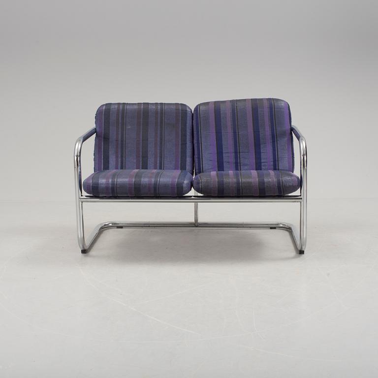 BÖRGE LINDAU & BO LINDEKRANTZ, a 'S70-5' sofa from Lammhults.