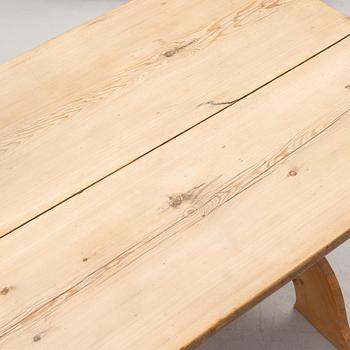 A Swedish pine table, Hälsingland, 18th-19th century.