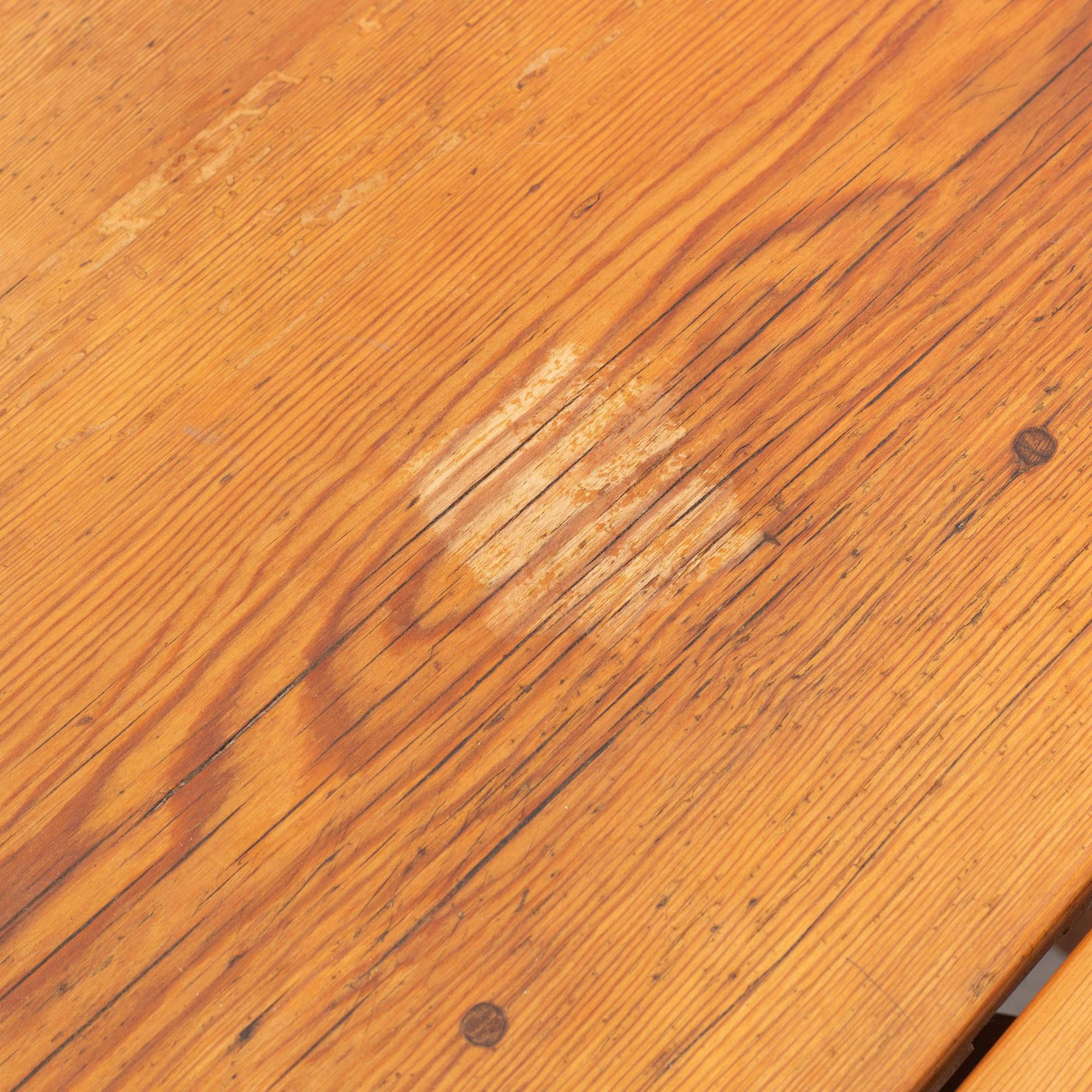 Drop-leaf table, late 19th Century.