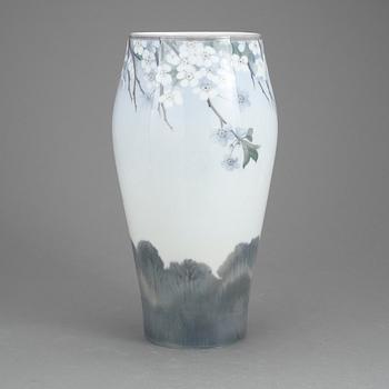 VAS, porslin, Royal Copenhagen, 1900-tal.