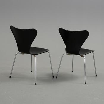 STOLAR, ett par, "Sjuan", Arne Jacobsen, Fritz Hansen.