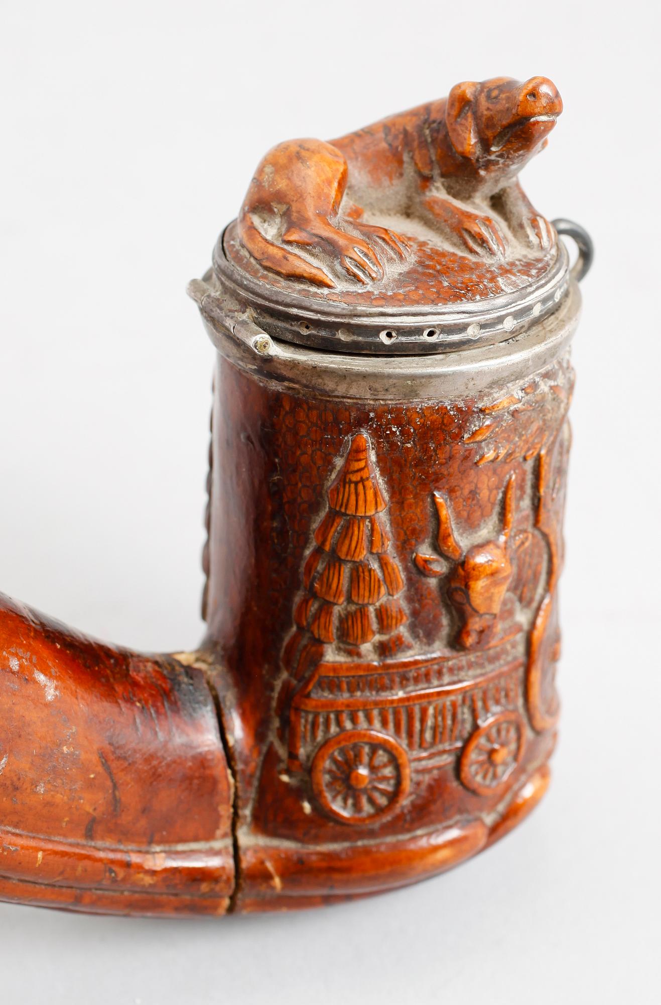 PIPHUVUD, skuret trä, 1800-tal.