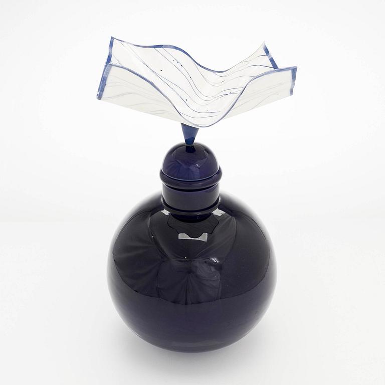 Inkeri Leivo, Konstkeramik, "Blue Velvet" osignerad.