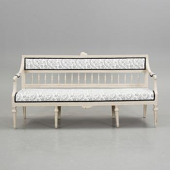 SOFFA, sengustaviansk, omkring år 1800.