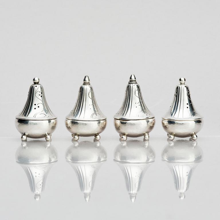 Georg Jensen, ströare, 4 st, sterling silver, design Harald Nielsen, Köpenhamn 1933-44, 1 st Köpenhamn efter 1945.