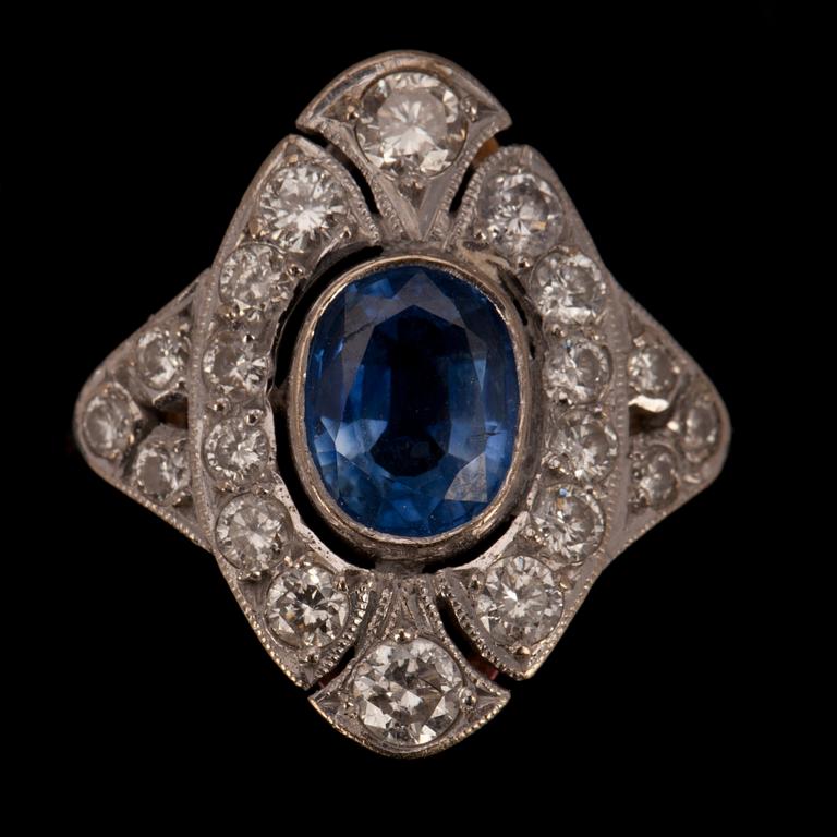 RING, 18K guld, vitguld, safir, diamanter 1950 t.