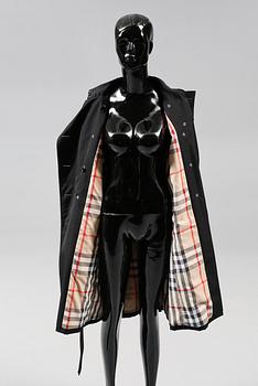 BURBERRY, trenchcoat.