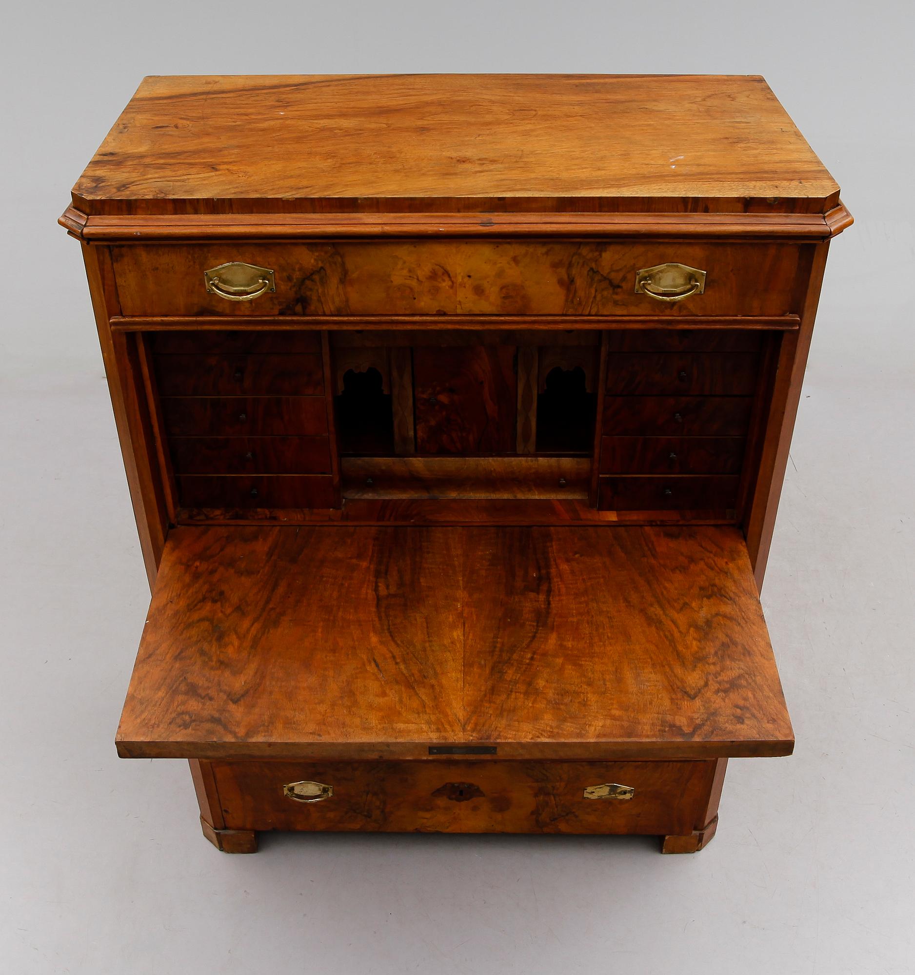 CHIFFONJÉ, 1800-talets andra hälft.