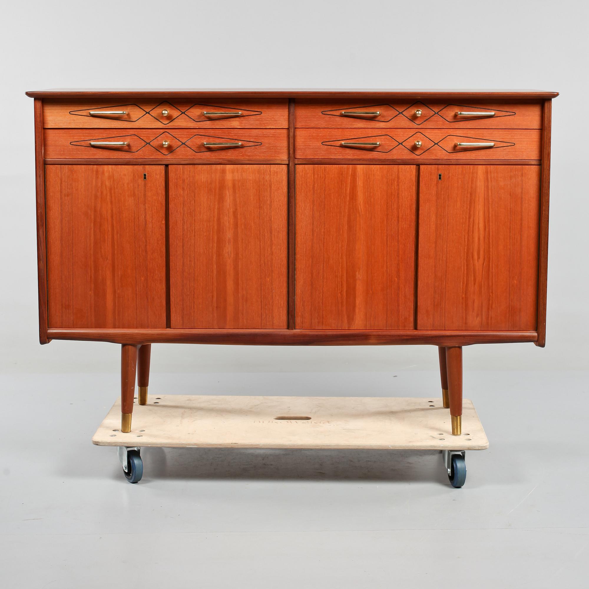 SIDEBOARD, 1900-talets andra hälft.