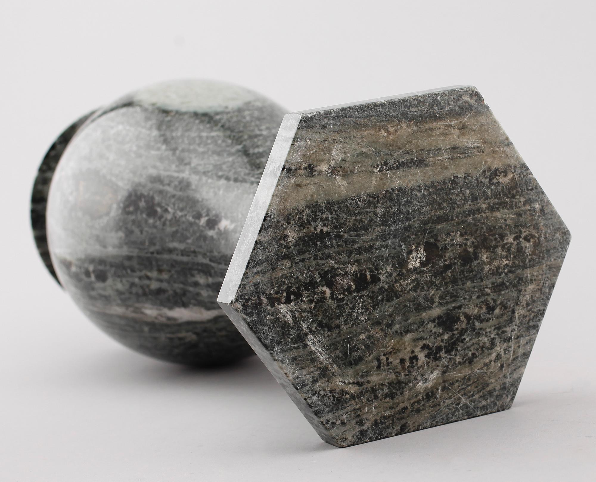 VAS, kolmårdsmarmor, 1900-talets mitt.