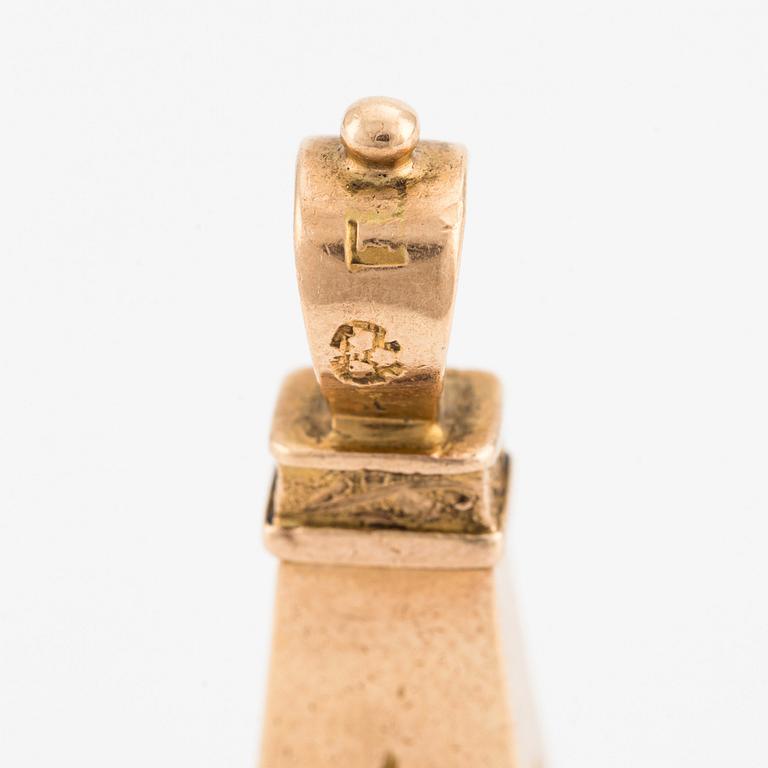 An 18k gold and carnelian seal for the comital line of Löwen, circa 1800.
