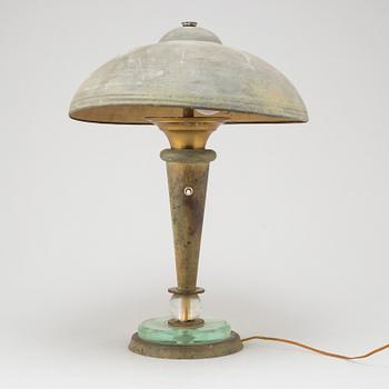 BORDSLAMPA, mässing och plåt, art déco, 1920-/30-tal.