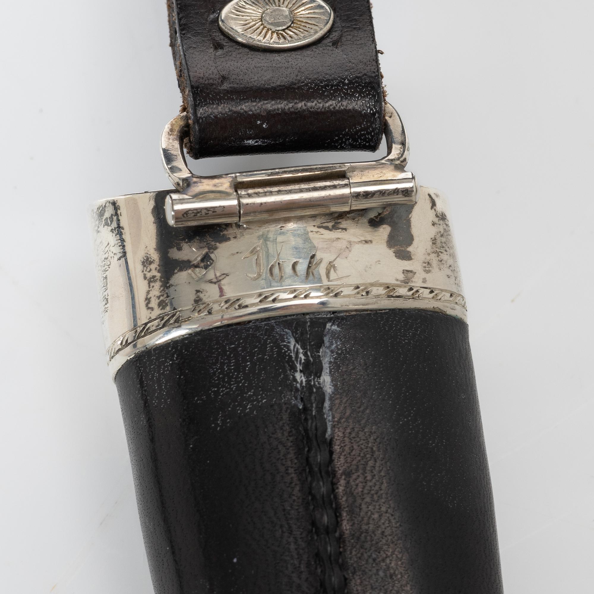 Knife-Jocke (Jan Olsson) Sörböle, knife in sheath, signed.