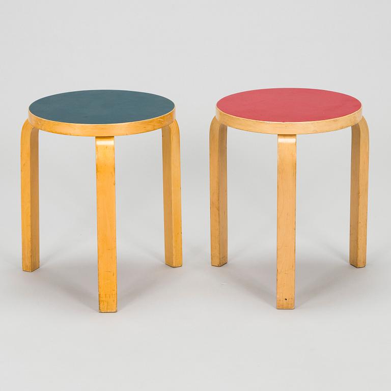 Alvar Aalto, pallar, 2 st, modell 60, Artek, 1960-tal.