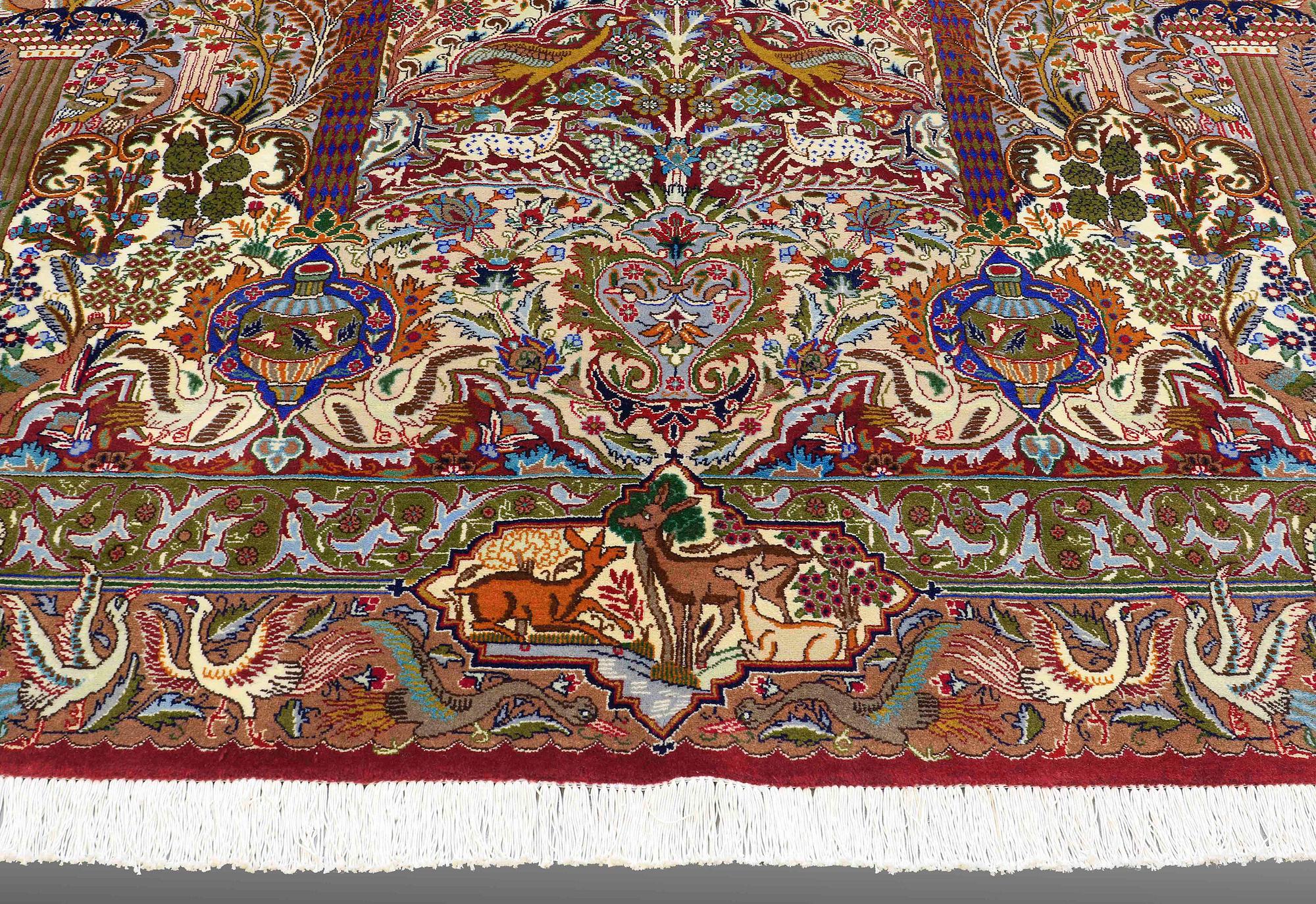 A, Figural Kashmar, ca 341 x 239 cm.