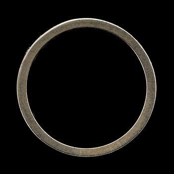 RING, 18k vitguld med 10 briljantslipade diamanter, tot ca 0.3 ct, Gustav Dahlgren & Co, Malmö, 1972. Vikt 5 g.